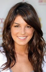  Shenae Grimes