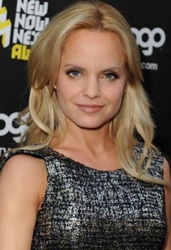  Mena Suvari
