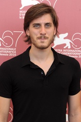  Luca Marinelli