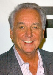  Bob Gunton
