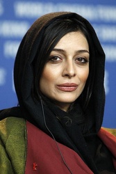  Sareh Bayat
