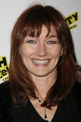  Lari White