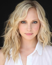  Candice Accola