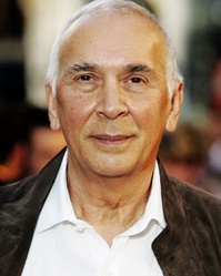  Frank Langella