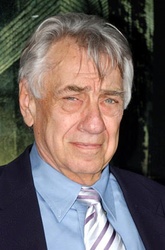  Philip Baker Hall
