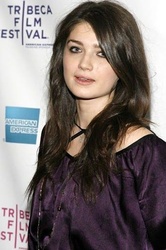 Eve Hewson