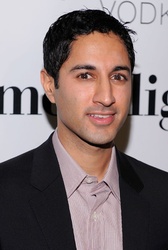  Maulik Pancholy