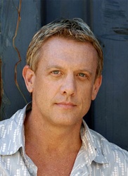  Simon Burke