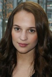  Alicia Vikander