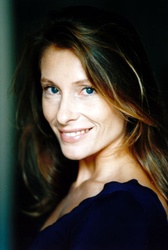 Carine Frisque