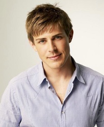  Chris Lowell