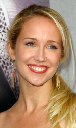  Anna Camp