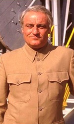  Charles Gray