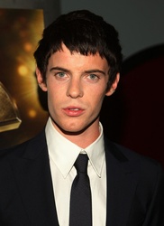  Harry Treadaway
