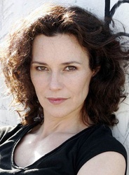  Valeria Cavalli