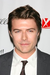  Noah Bean