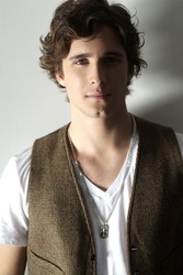  Diego Boneta