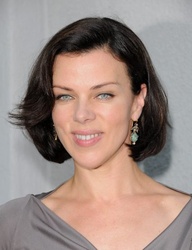  Debi Mazar