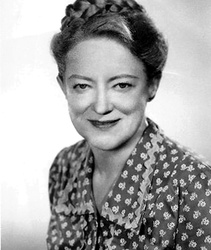  Peggy Wood