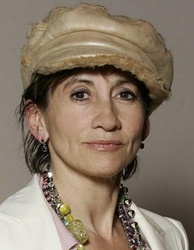 Caroline Loeb