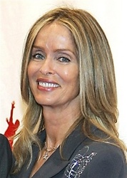  Barbara Bach