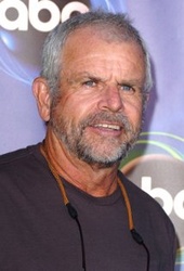  William Devane 
