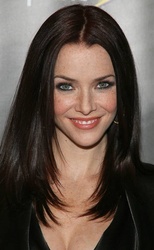  Annie Wersching