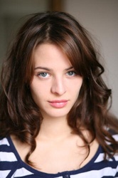  Esther Comar