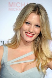  Ashley Hinshaw 