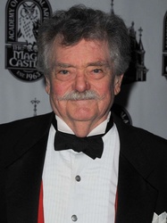  Bernard Fox