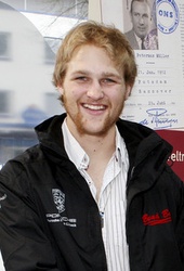  Wyatt Russell 
