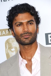  Sendhil Ramamurthy