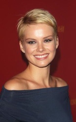  Andrea Osvart 