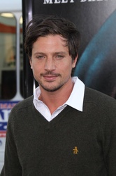  Simon Rex