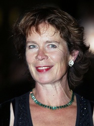  Celia Imrie 