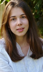  Nina Mazodier 