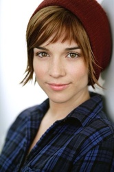  Renee Felice Smith