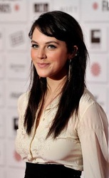  Jessica Brown Findlay