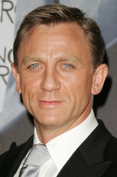  Daniel Craig
