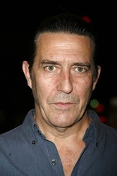  Ciaran Hinds