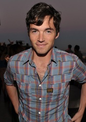  Ian Harding