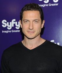  Sasha Roiz