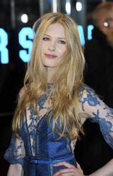  Laura Brent 