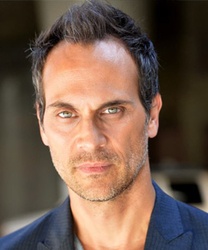  Todd Stashwick