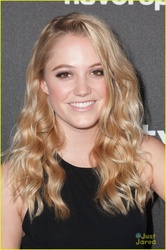  Maika Monroe