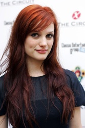  Alison Sudol