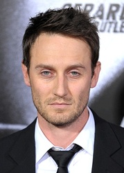  Josh Stewart