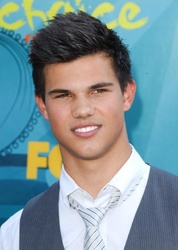  Taylor Lautner