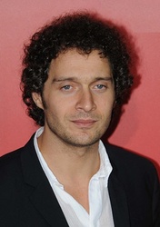  Claudio Santamaria