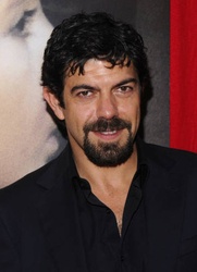  Pierfrancesco Favino